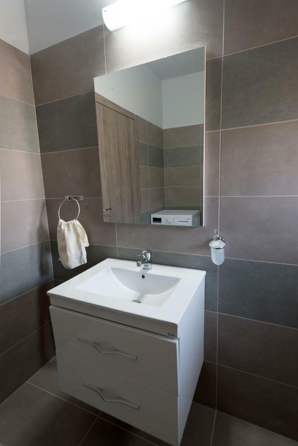 Paulsia Apartments Psinthos 外观 照片